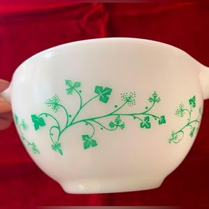 Green Ivy Pyrex Bowl